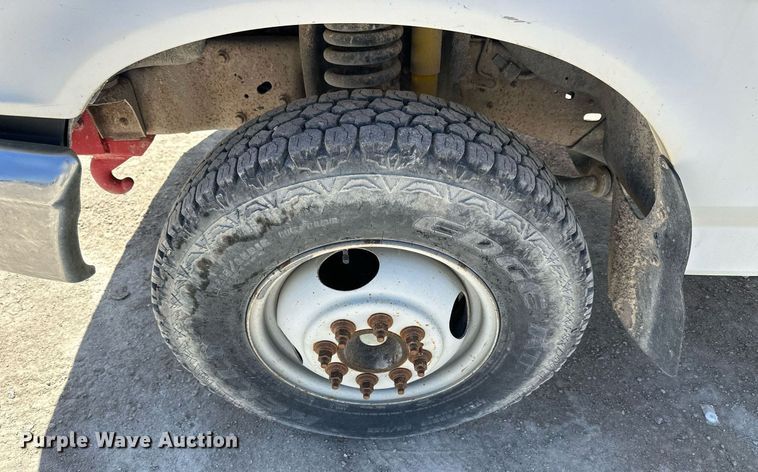 image for item LN9451 1993 Ford F350  pickup truck cab and chassis