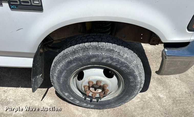 image for item LN9451 1993 Ford F350  pickup truck cab and chassis