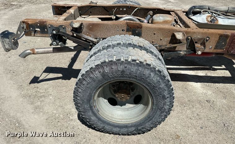 image for item LN9451 1993 Ford F350  pickup truck cab and chassis