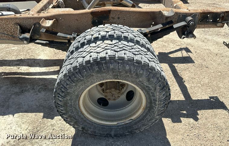 image for item LN9451 1993 Ford F350  pickup truck cab and chassis