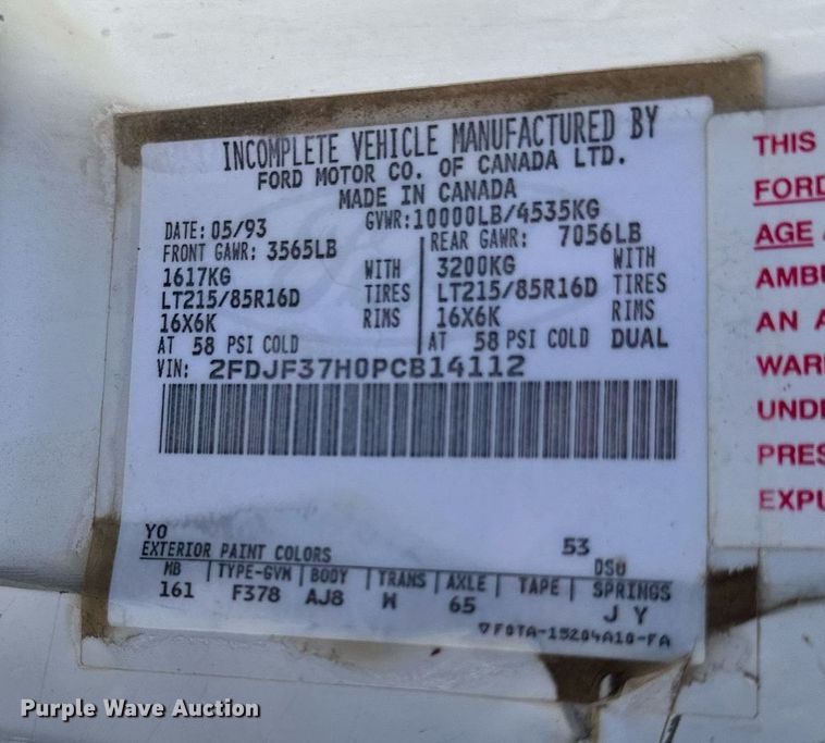 image for item LN9451 1993 Ford F350  pickup truck cab and chassis