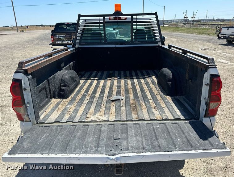 image for item LN9452 2006 Chevrolet Silverado 2500HD  pickup truck