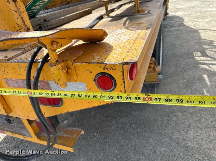 image for item LN9454 2000 International 4700  utility / service truck