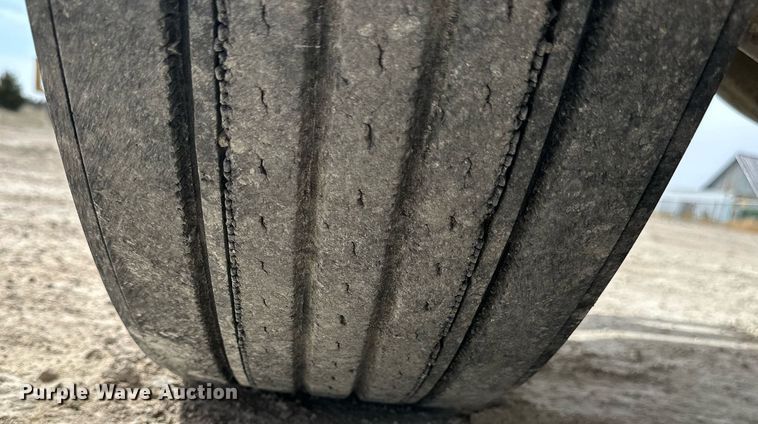 image for item LN9454 2000 International 4700  utility / service truck