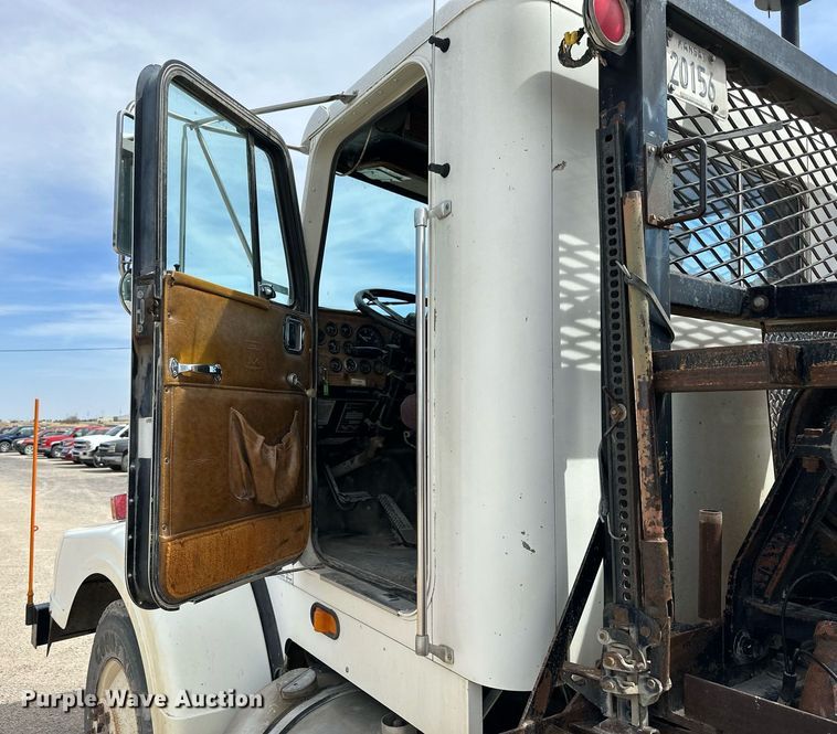 image for item LN9455 1993 Marmon 57P  winch truck