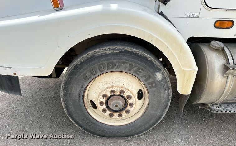 image for item LN9455 1993 Marmon 57P  winch truck