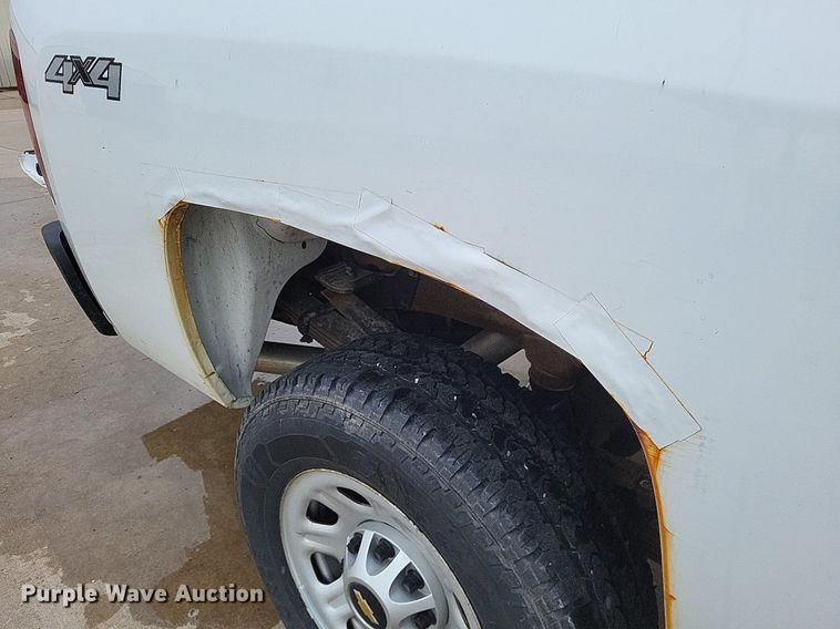 image for item LR9207 2011 Chevrolet Silverado 3500HD  pickup truck