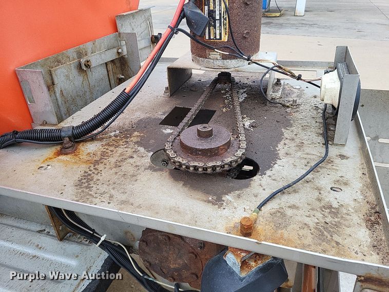 image for item LR9207 2011 Chevrolet Silverado 3500HD  pickup truck