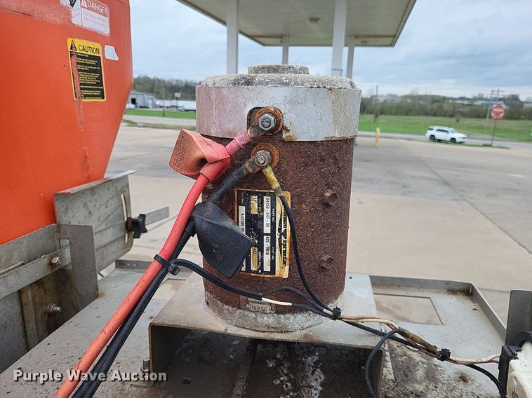 image for item LR9207 2011 Chevrolet Silverado 3500HD  pickup truck