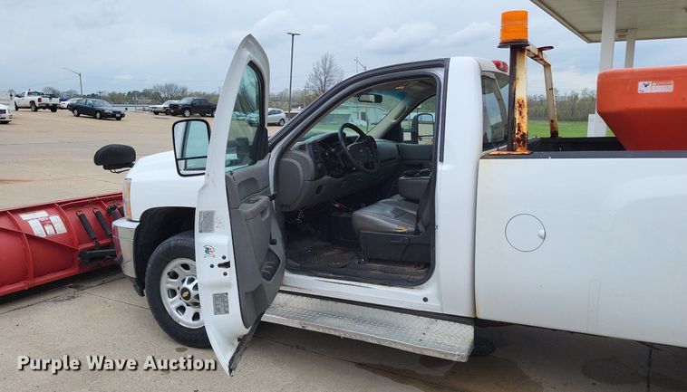 image for item LR9207 2011 Chevrolet Silverado 3500HD  pickup truck