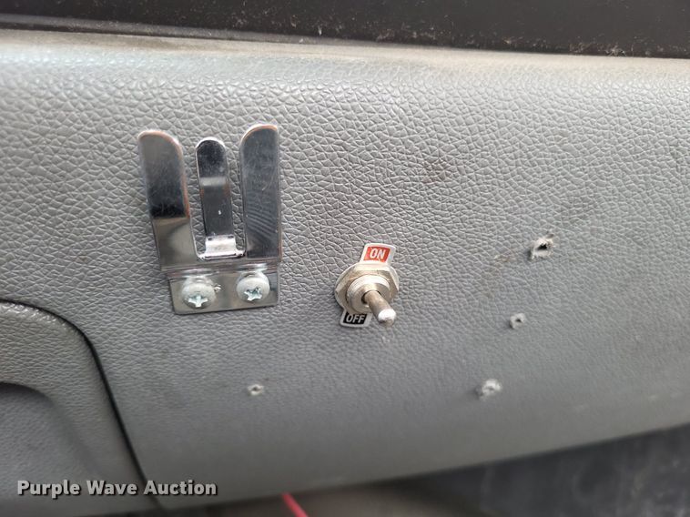 image for item LR9207 2011 Chevrolet Silverado 3500HD  pickup truck