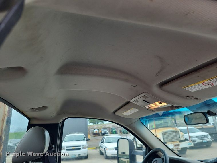 image for item LR9207 2011 Chevrolet Silverado 3500HD  pickup truck