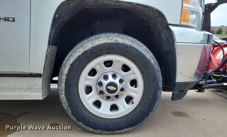 image for item LR9207 2011 Chevrolet Silverado 3500HD  pickup truck