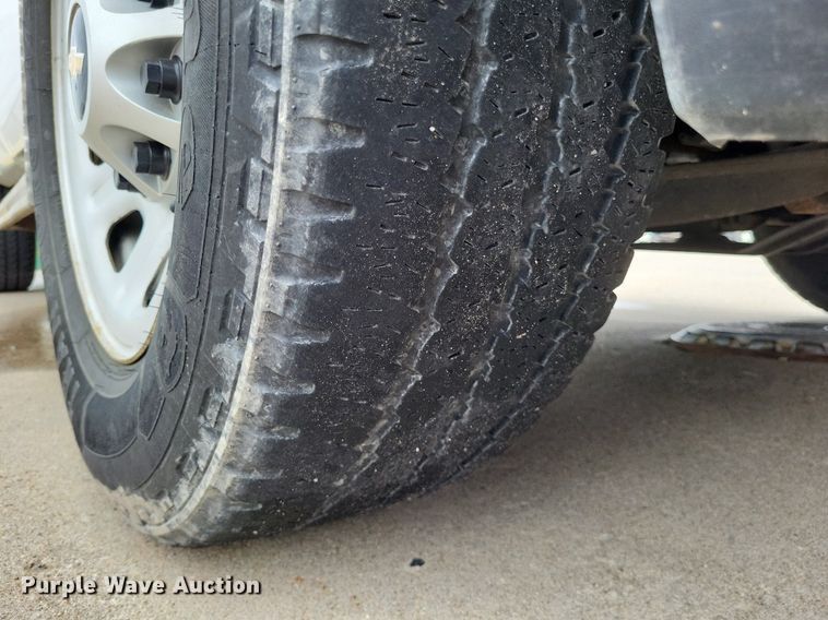 image for item LR9207 2011 Chevrolet Silverado 3500HD  pickup truck