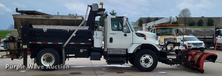 image for item LR9208 2012 International WorkStar 7300  dump truck