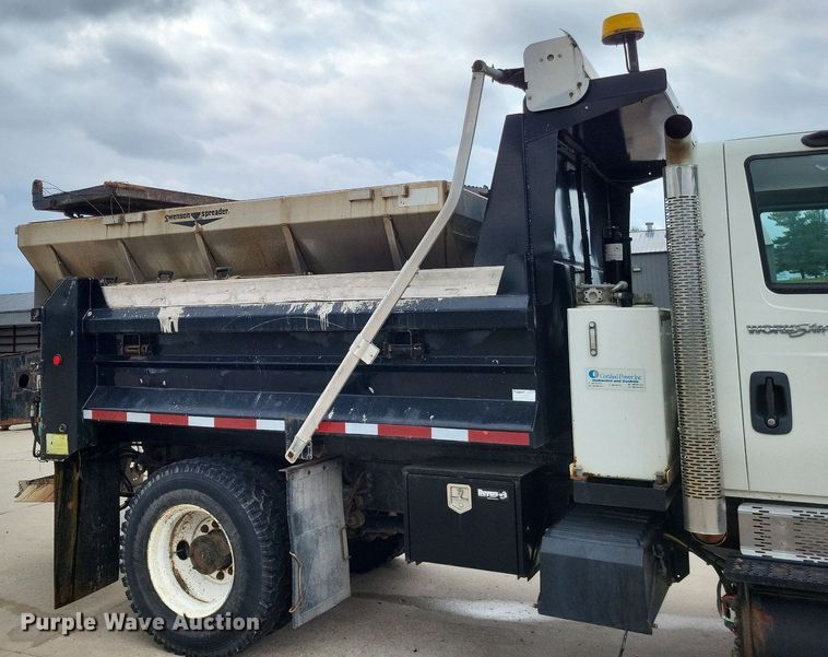 image for item LR9208 2012 International WorkStar 7300  dump truck