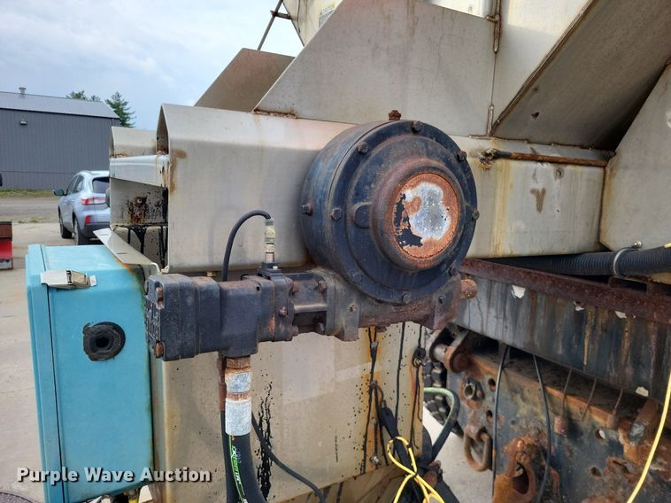 image for item LR9208 2012 International WorkStar 7300  dump truck