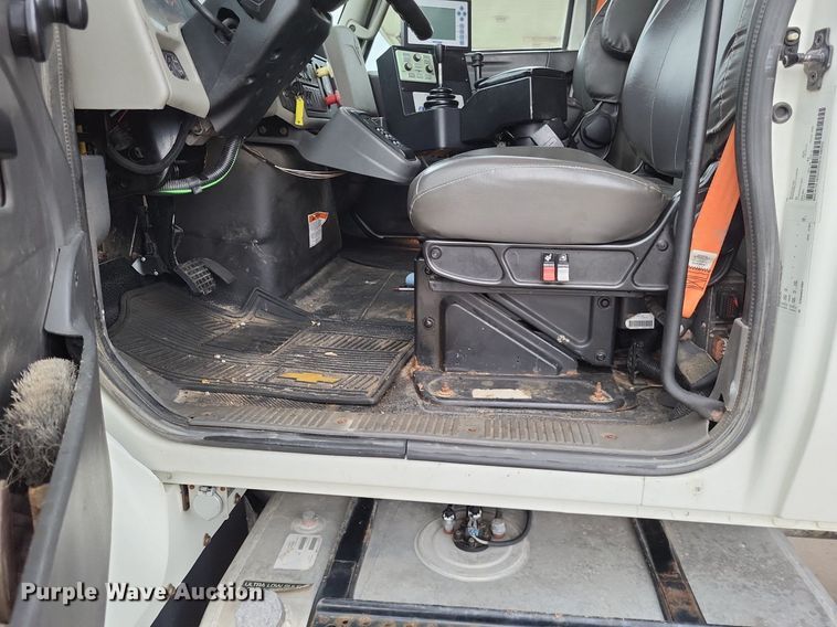 image for item LR9208 2012 International WorkStar 7300  dump truck