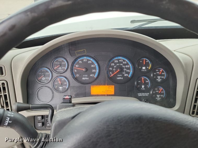 image for item LR9208 2012 International WorkStar 7300  dump truck