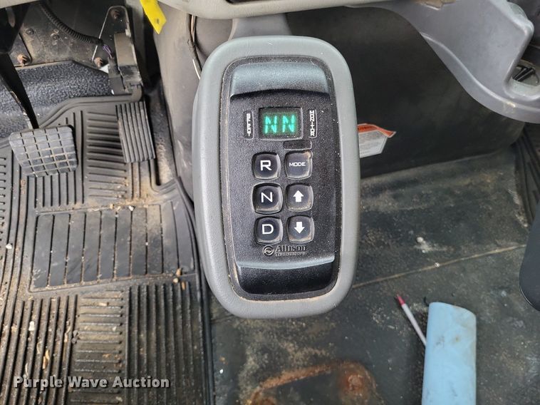 image for item LR9208 2012 International WorkStar 7300  dump truck