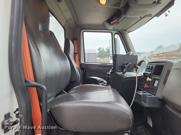 image for item LR9208 2012 International WorkStar 7300  dump truck