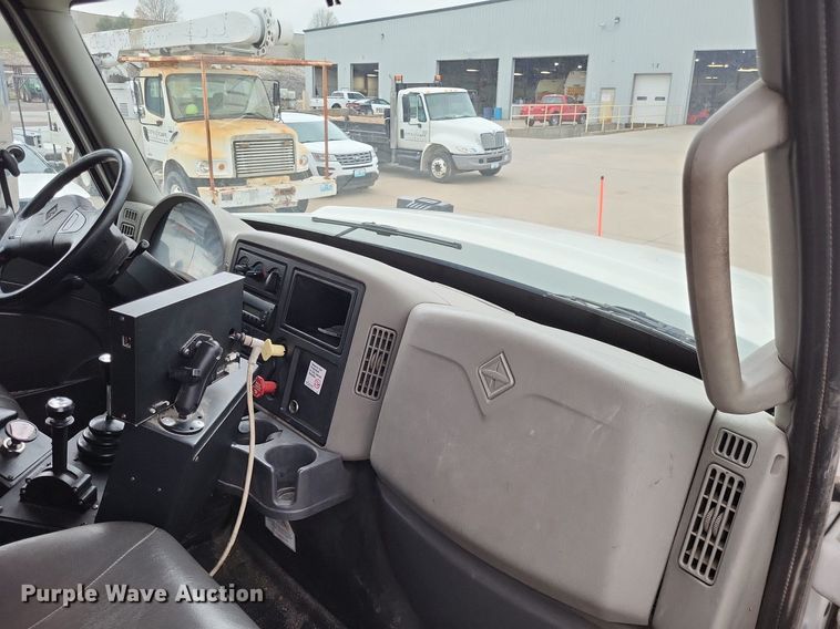 image for item LR9208 2012 International WorkStar 7300  dump truck