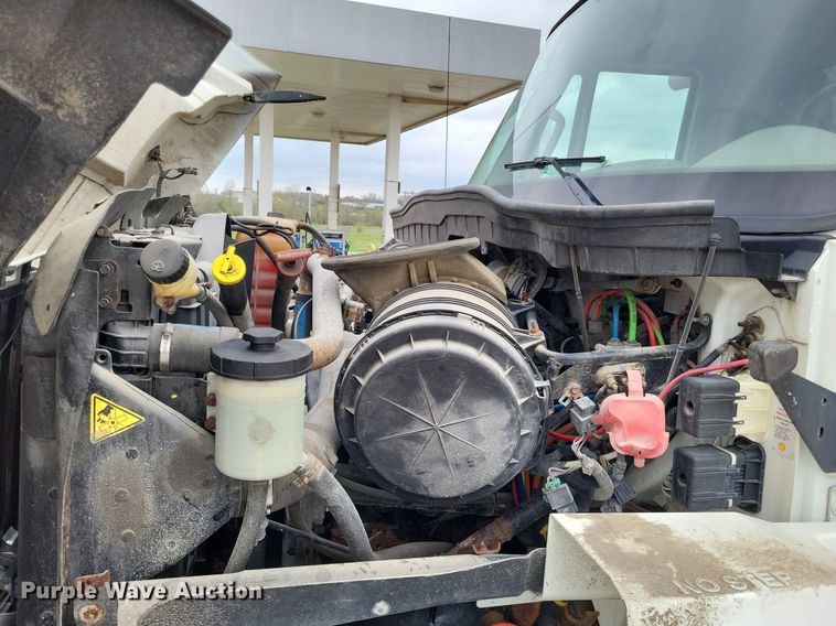 image for item LR9208 2012 International WorkStar 7300  dump truck