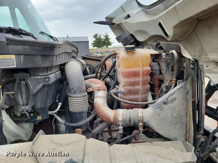 image for item LR9208 2012 International WorkStar 7300  dump truck