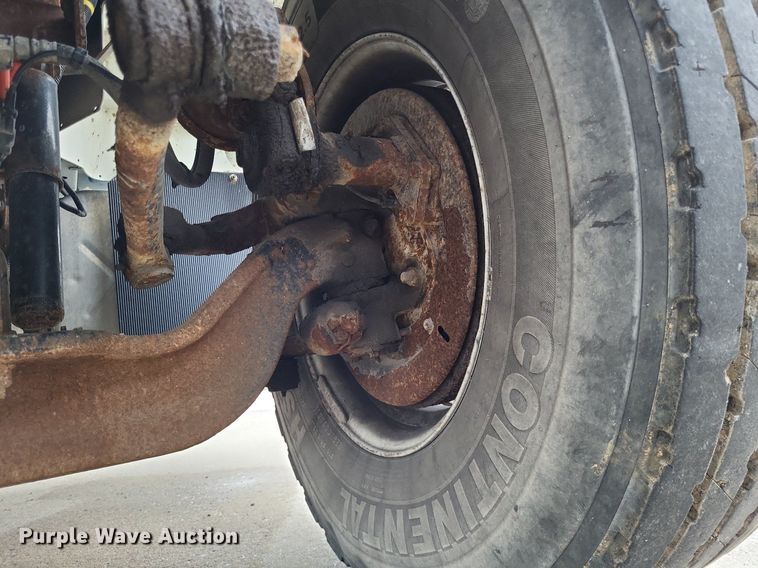 image for item LR9208 2012 International WorkStar 7300  dump truck