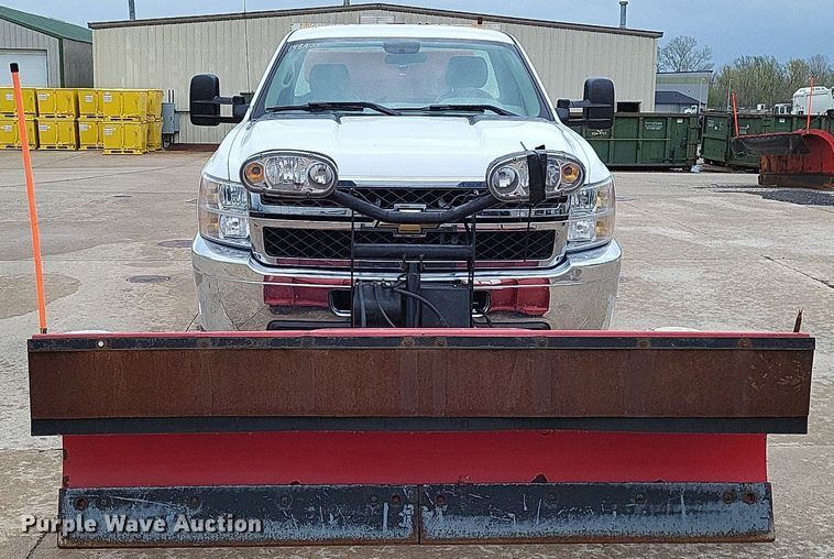 image for item LR9209 2011 Chevrolet Silverado 3500HD  pickup truck