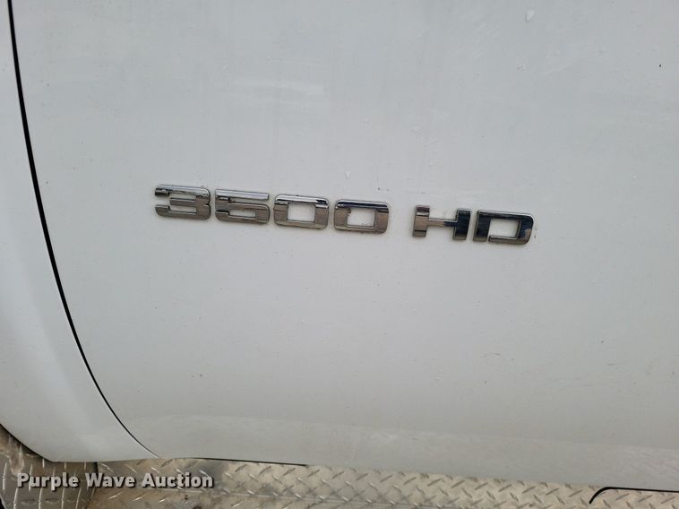 image for item LR9209 2011 Chevrolet Silverado 3500HD  pickup truck