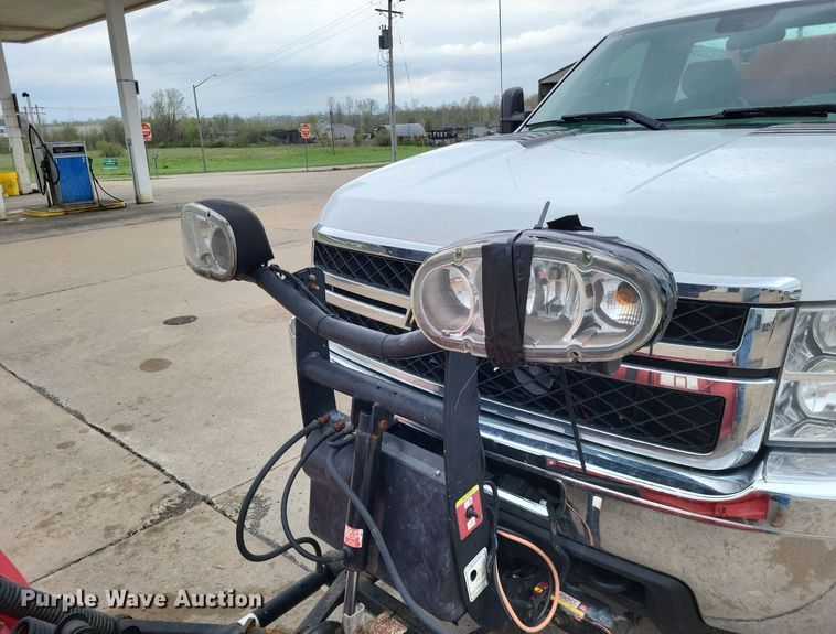 image for item LR9209 2011 Chevrolet Silverado 3500HD  pickup truck