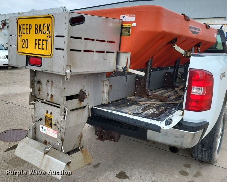 image for item LR9209 2011 Chevrolet Silverado 3500HD  pickup truck