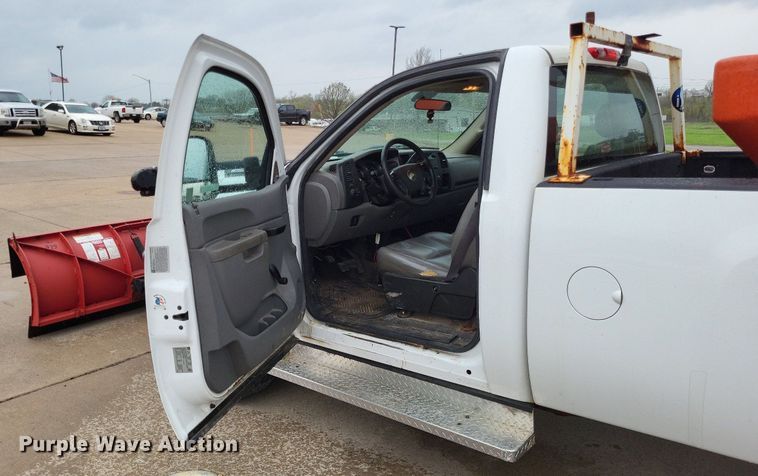 image for item LR9209 2011 Chevrolet Silverado 3500HD  pickup truck