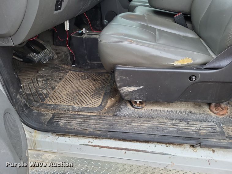 image for item LR9209 2011 Chevrolet Silverado 3500HD  pickup truck