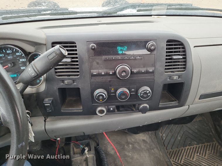 image for item LR9209 2011 Chevrolet Silverado 3500HD  pickup truck