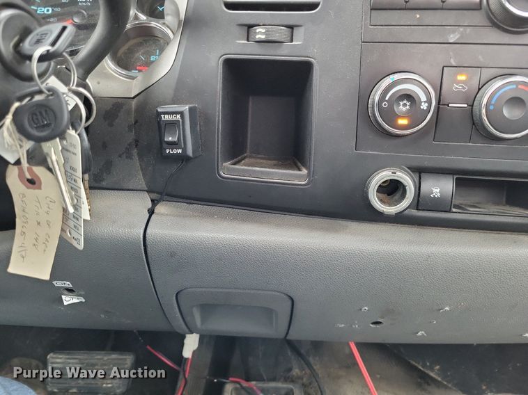 image for item LR9209 2011 Chevrolet Silverado 3500HD  pickup truck