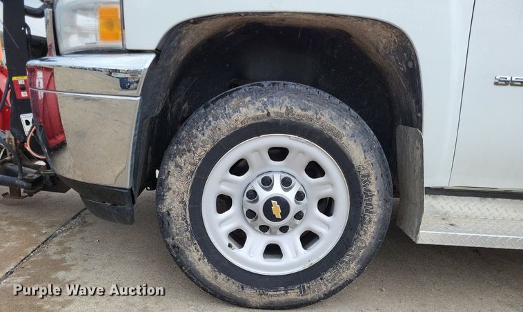 image for item LR9209 2011 Chevrolet Silverado 3500HD  pickup truck