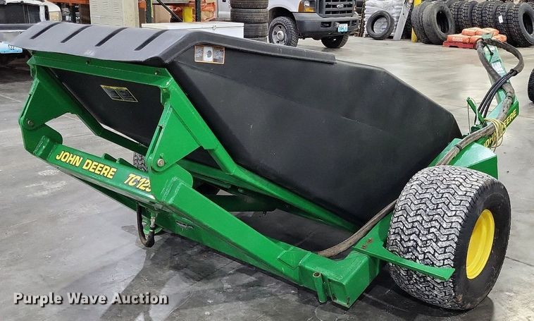 image for item LR9213 John Deere TC125  turf collector