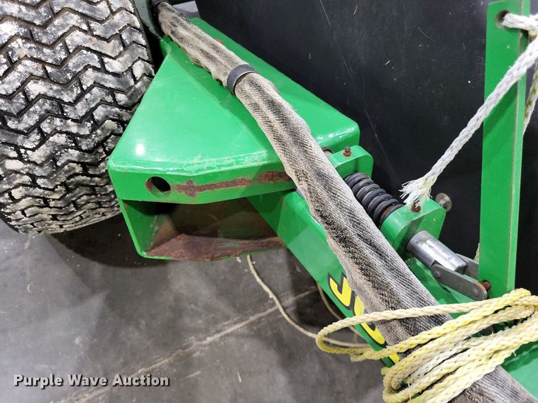 image for item LR9213 John Deere TC125  turf collector