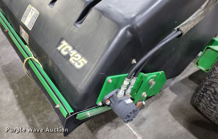 image for item LR9213 John Deere TC125  turf collector
