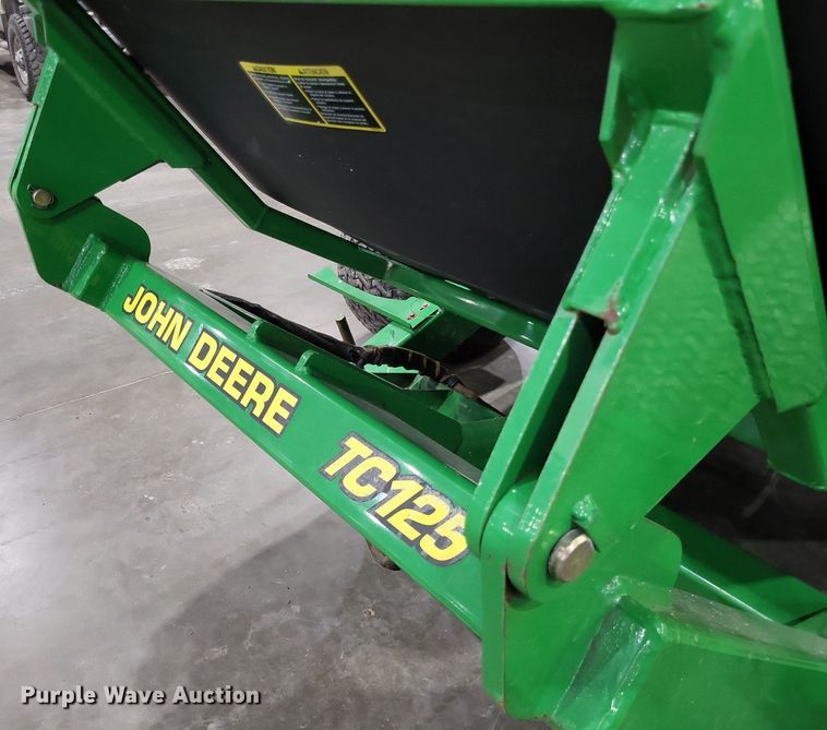 image for item LR9213 John Deere TC125  turf collector