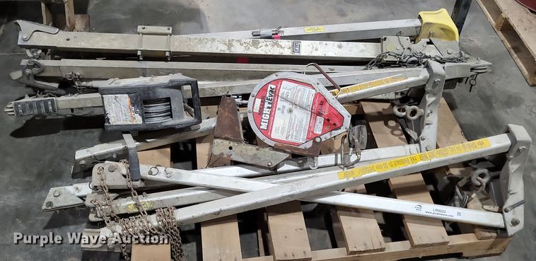 image for item LR9222 Manhole tripods