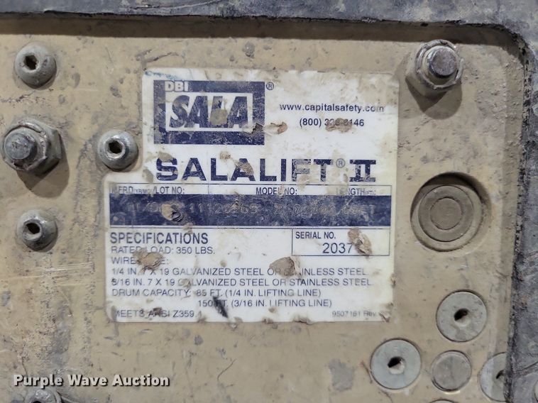 image for item LR9222 Manhole tripods