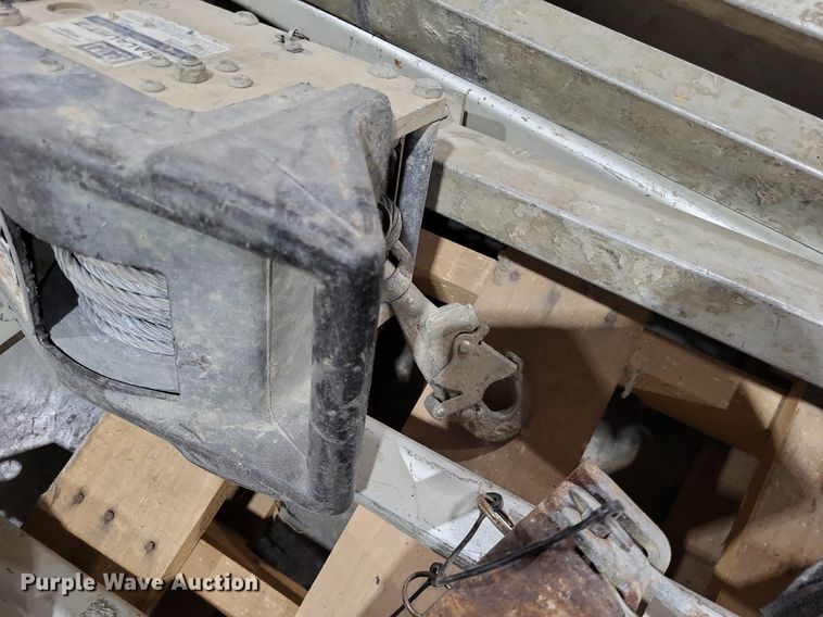 image for item LR9222 Manhole tripods