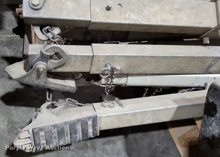 image for item LR9222 Manhole tripods