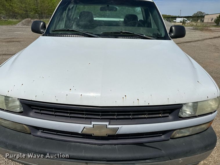 image for item LR9649 2002 Chevrolet Silverado 2500  pickup truck