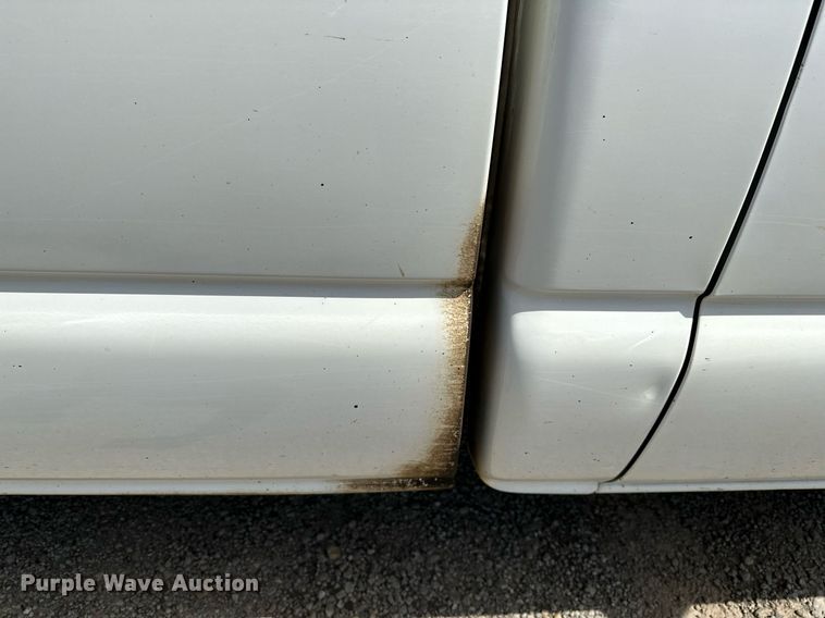 image for item LR9649 2002 Chevrolet Silverado 2500  pickup truck