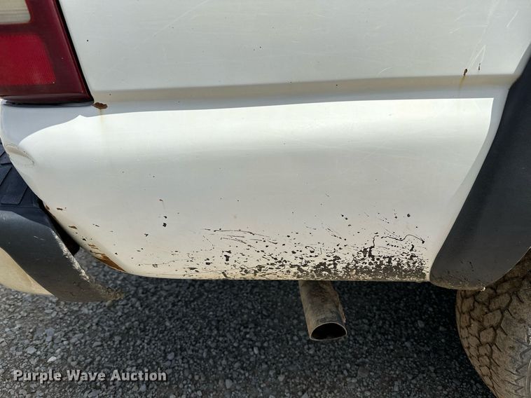 image for item LR9649 2002 Chevrolet Silverado 2500  pickup truck