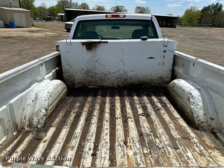 image for item LR9649 2002 Chevrolet Silverado 2500  pickup truck